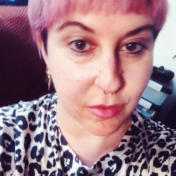 Docs, gold threadless ends, limited edition makeup, gothicccc - Picture 1 of 1